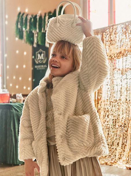 Dievčenské oblečenie